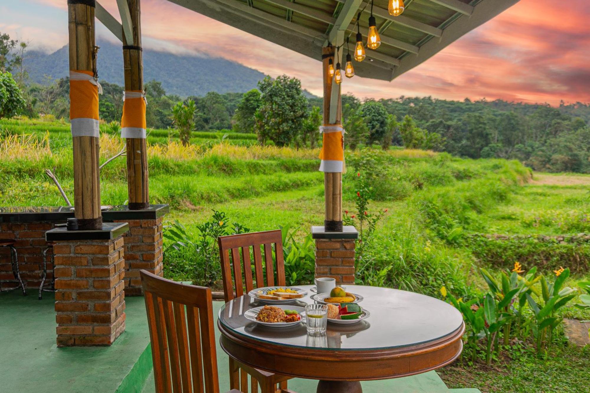 Santya Loka Lodge & Twin Waterfall Jatiluwih Exterior foto